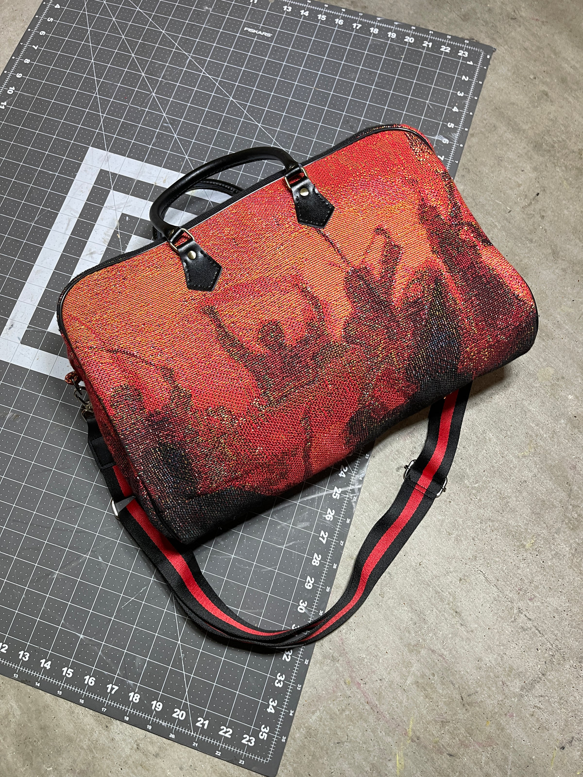 RIOT MINI DUFFLE BAG